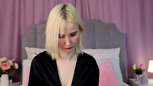 CrystalLili online show from 06/04/26, 03:23
