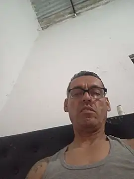 Snapshot of Carlos-0425 chatting on 06/26/26, 03:33 Carlos-0425 online show from 06/26/26, 03:33