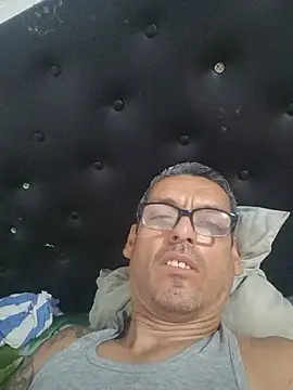 Snapshot of Carlos-0425 chatting on 07/18/26, 03:44 Carlos-0425 online show from 07/18/26, 03:44