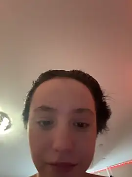 MiaTee online show from 02/10/26, 03:54