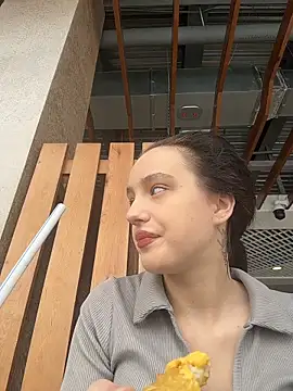 MiaTee online show from 02/12/26, 04:18