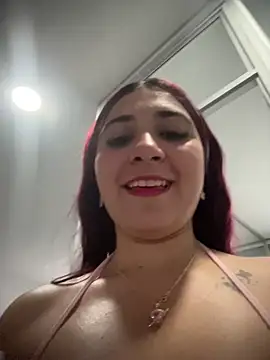 Nahomy Benett online show from 02/12/26, 11:27