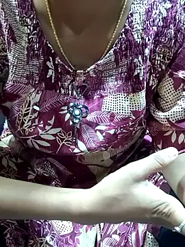 Snapshot of call_me_rani143 chatting on 02/15/26, 01:41 call me rani143 online show from 02/15/26, 01:41