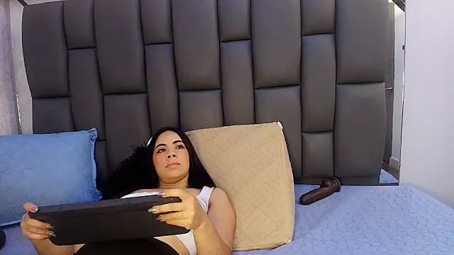 melany roberts  online show from 03/19/26, 02:59