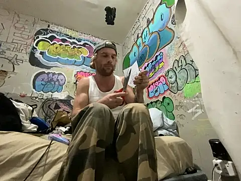 Snapshot of gothboiplzty chatting on 06/20/26, 04:37 gothboiplzty online show from 06/20/26, 04:37