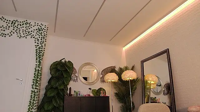 AnnastasiaJune online show from 03/25/26, 06:41