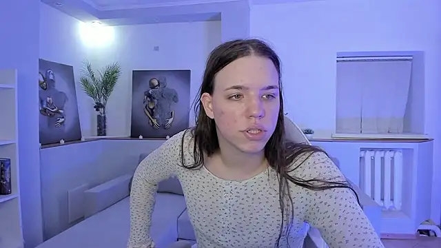 Snapshot of Madison_dolly chatting on 02/04/26, 02:06 Madison dolly online show from 02/04/26, 02:06