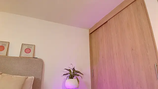 KarolPortellaa online show from 05/26/26, 07:54