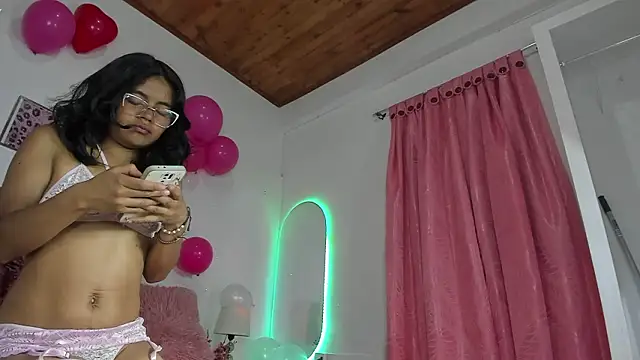 Snapshot of luna_velveth chatting on 02/12/26, 01:22 luna velveth online show from 02/12/26, 01:22