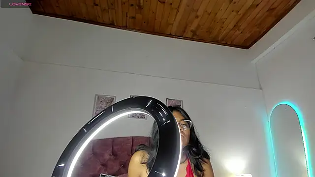 luna velveth online show from 04/17/26, 10:40