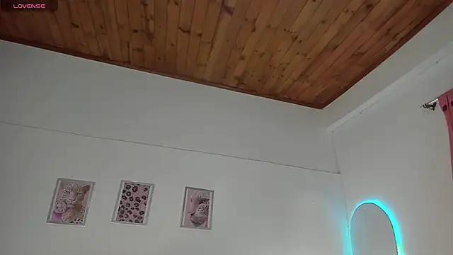 luna velveth online show from 04/20/26, 11:35