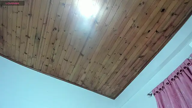 luna velveth online show from 04/22/26, 10:28