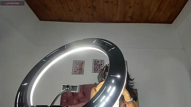 luna velveth online show from 04/23/26, 10:47