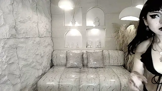 Snapshot of vampkitty_r chatting on 02/04/26, 12:55 vampkitty r online show from 02/04/26, 12:55