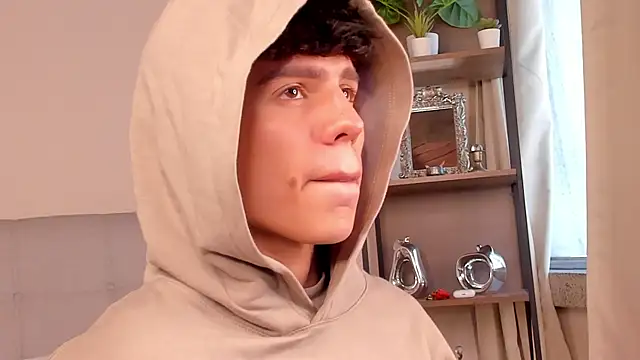 Snapshot of Angel_eros_ chatting on 02/23/26, 03:53 Angel eros online show from 02/23/26, 03:53