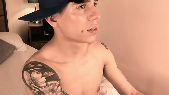 Snapshot of Angel_eros_ chatting on 03/02/26, 07:15 Angel eros online show from 03/02/26, 07:15