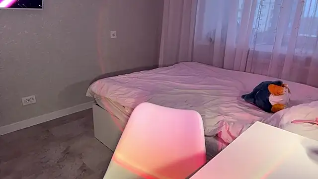 Between Eeys online show from 03/18/26, 03:37