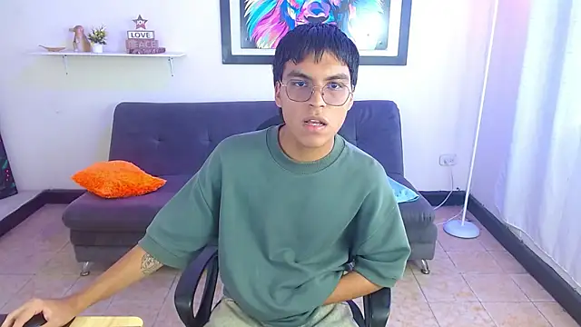 Maecum18 online show from 04/20/26, 08:43