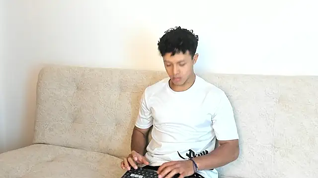 Snapshot of _Alex_Colton chatting on 02/13/26, 10:06 Alex Colton online show from 02/13/26, 10:06