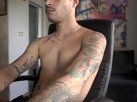 Snapshot of favdealer chatting on 02/20/26, 03:01 favdealer online show from 02/20/26, 03:01