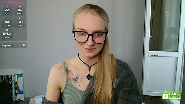 Snapshot of Alex-wer chatting on 06/04/26, 02:12 Alex-wer online show from 06/04/26, 02:12