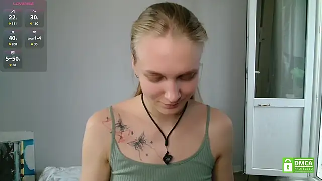 Snapshot of Alex-wer chatting on 06/08/26, 01:11 Alex-wer online show from 06/08/26, 01:11
