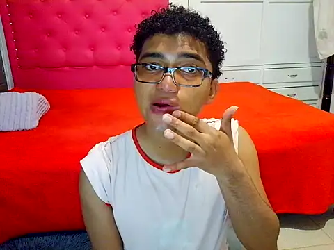 Snapshot of philipsex28 chatting on 02/03/26, 10:04 philipsex28 online show from 02/03/26, 10:04