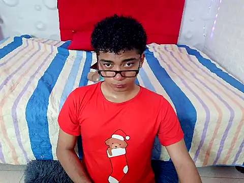 Snapshot of philipsex28 chatting on 02/10/26, 10:36 philipsex28 online show from 02/10/26, 10:36