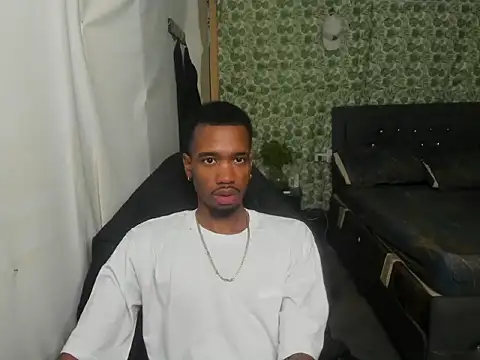 Snapshot of Kofi_exotic_2 chatting on 06/17/26, 12:35 Kofi exotic 2 online show from 06/17/26, 12:35