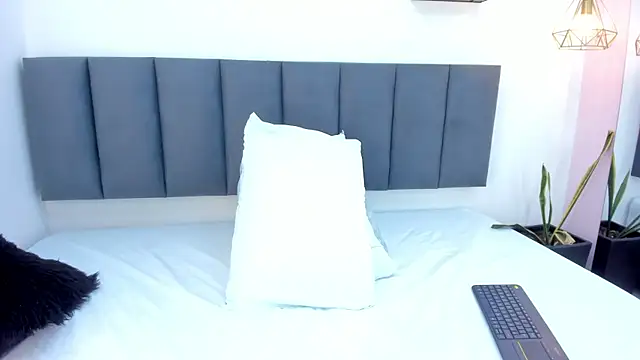 sam doll  online show from 06/09/26, 07:14