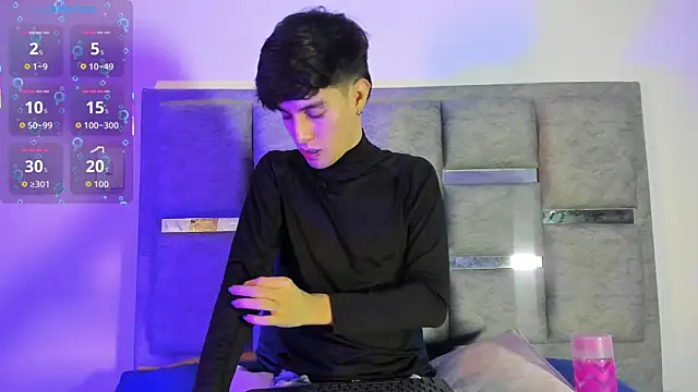 Snapshot of axxxel_twink chatting on 05/04/26, 02:29 axxxel twink online show from 05/04/26, 02:29