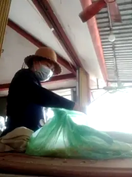 Snapshot of YIYI-502 chatting on 02/01/26, 06:12 YIYI-502 online show from 02/01/26, 06:12