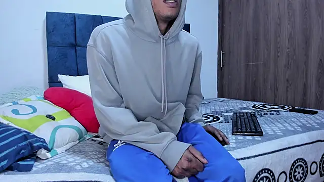 Snapshot of panther_333 chatting on 02/04/26, 11:16 panther 333 online show from 02/04/26, 11:16