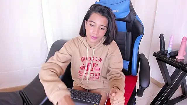 Emily bruss online show from 04/14/26, 08:26