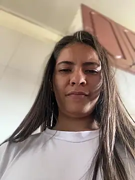 Snapshot of Esperanza_GS chatting on 04/28/26, 01:05 Esperanza GS online show from 04/28/26, 01:05
