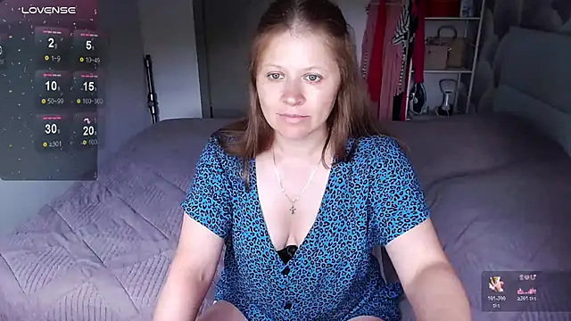 Snapshot of Aleksasamuii chatting on 06/27/26, 05:56 Aleksasamuii online show from 06/27/26, 05:56