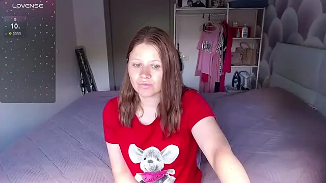 Snapshot of Aleksasamuii chatting on 07/15/26, 07:57 Aleksasamuii online show from 07/15/26, 07:57