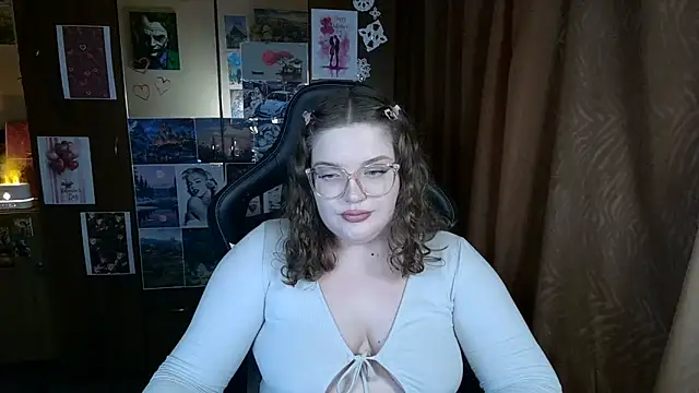 Snapshot of Teasing_Dora chatting on 02/17/26, 07:20 Teasing Dora online show from 02/17/26, 07:20