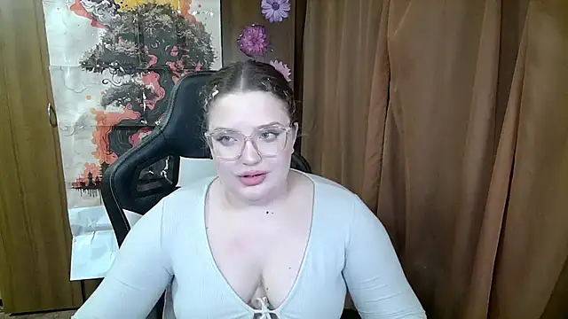 Teasing Dora online show from 04/19/26, 06:21