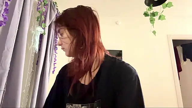 LunaMacky online show from 02/08/26, 12:03