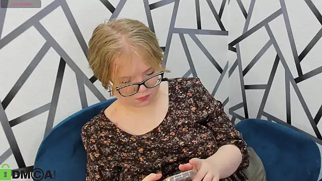 Lauraaa Smith online show from 02/13/26, 01:45