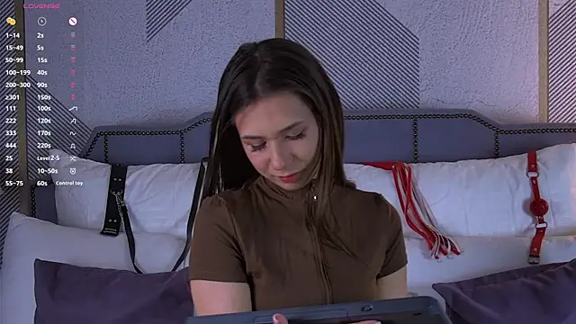 Treasure  Girl online show from 04/17/26, 09:07