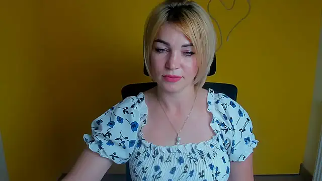 CuttieEmma online show from 08/03/26, 11:37