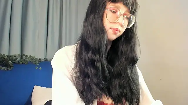 Snapshot of CosmicGleam chatting on 05/03/26, 09:10 CosmicGleam online show from 05/03/26, 09:10