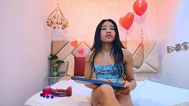 Lara pons online show from 02/12/26, 02:01