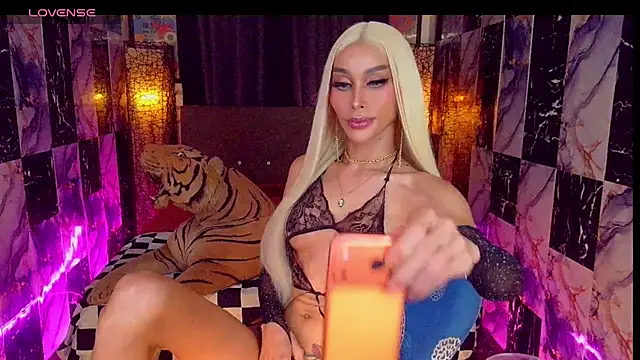 SeductiveSamanthaTS online show from 07/19/26, 12:09