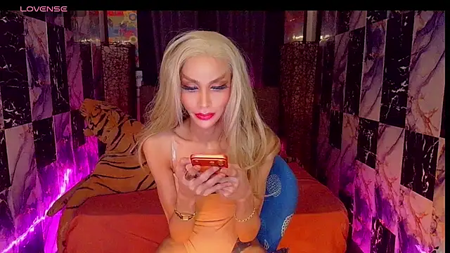 SeductiveSamanthaTS online show from 07/29/26, 04:05