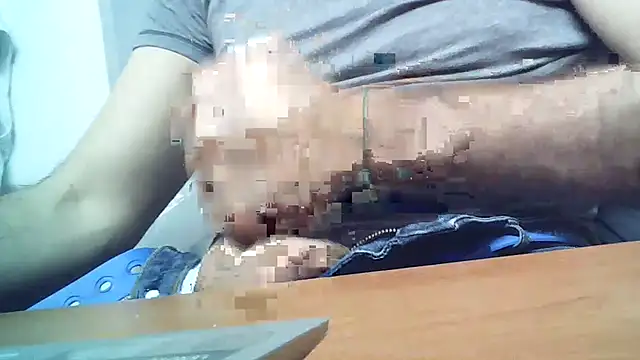 elegantblack online show from 04/15/26, 11:50