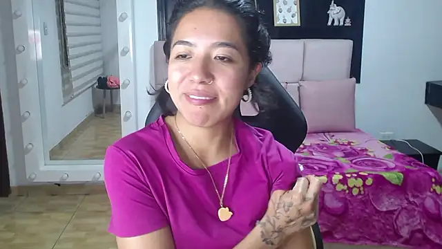 Snapshot of Lynn_turner chatting on 02/07/26, 08:01 Lynn turner online show from 02/07/26, 08:01