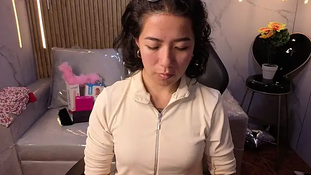 Snapshot of Lynn_turner chatting on 02/25/26, 08:18 Lynn turner online show from 02/25/26, 08:18